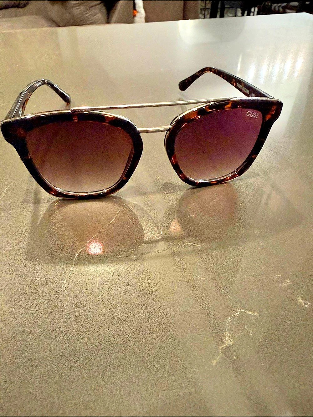QUAY Tortoiseshell Sunglasses in Brown & Gold Like New